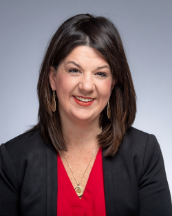 Headshot of LEO Managing Director Heather Reynolds